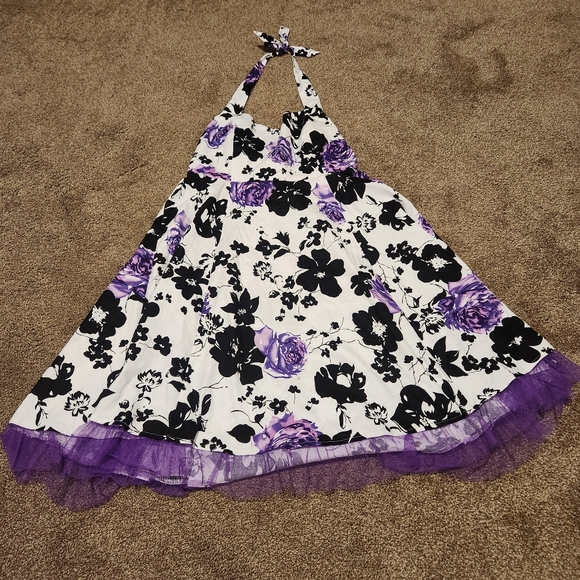 Women's 2XL Halter Style Floral Print Mini Dress - Picture 3 of 16